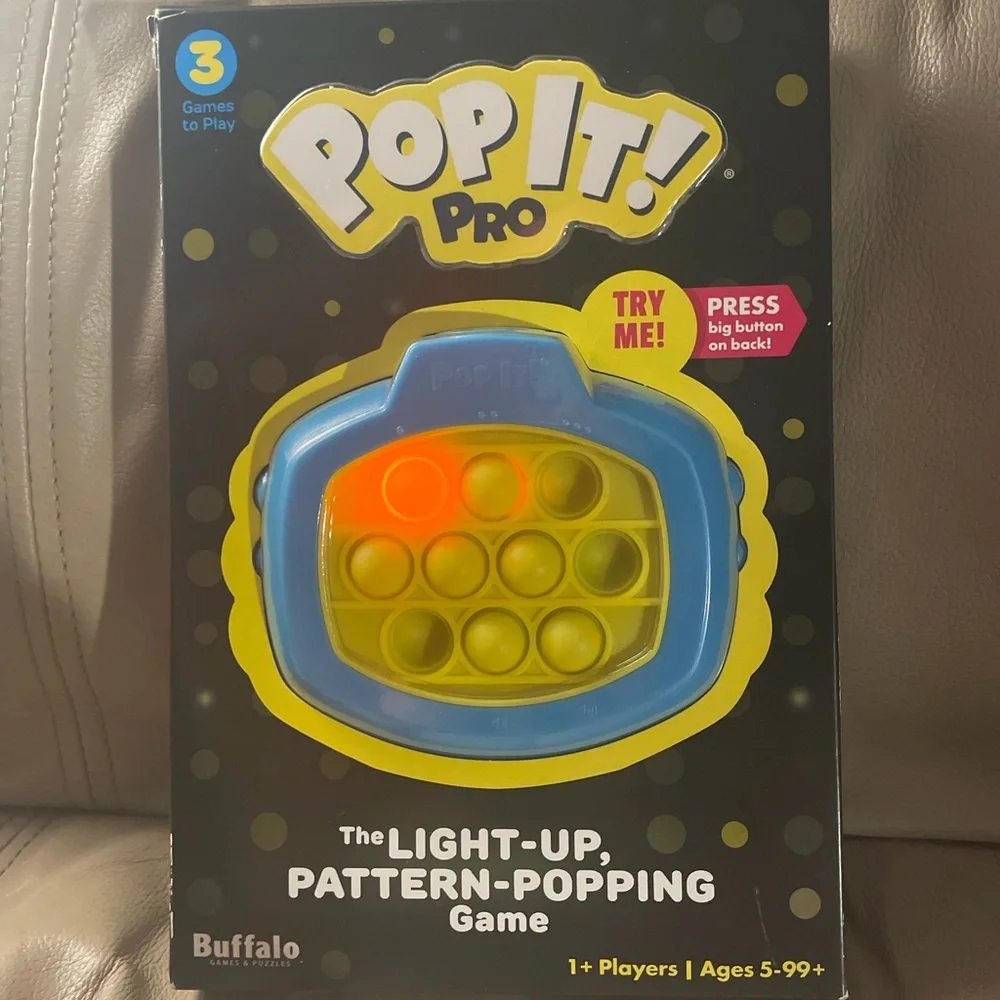 Buffalo Games Button Pop It! Pro Light-Up Game New In Box Batteries Included